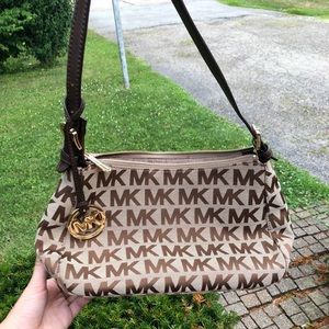 Micheal Kors shoulder purse